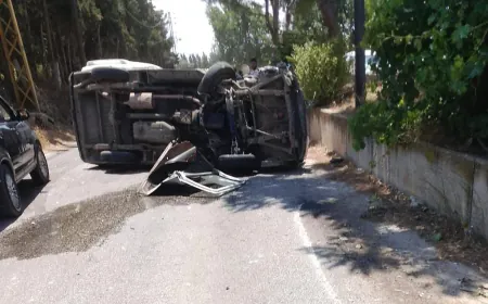 انقلاب سيارة على طريق شدرا - عكار