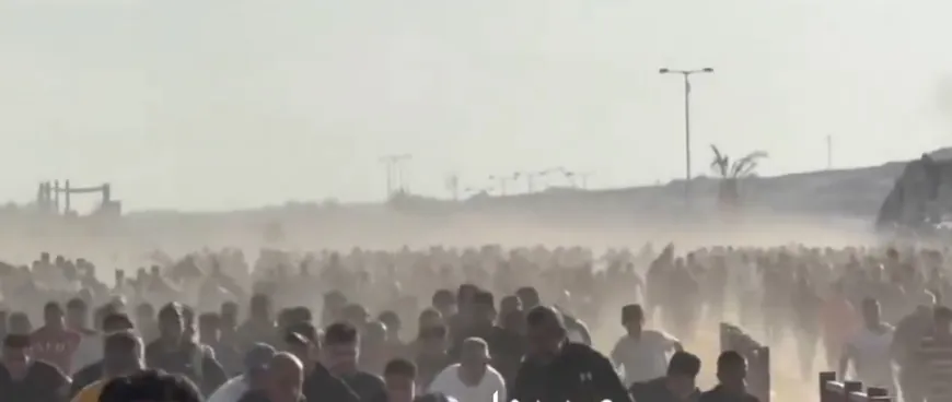 الدفاع المدني في غزة يؤكد استشهاد ٤٠ فلسطينيا بنيران الجيش الإسرائيلي قرب مركز مساعدات في رفح