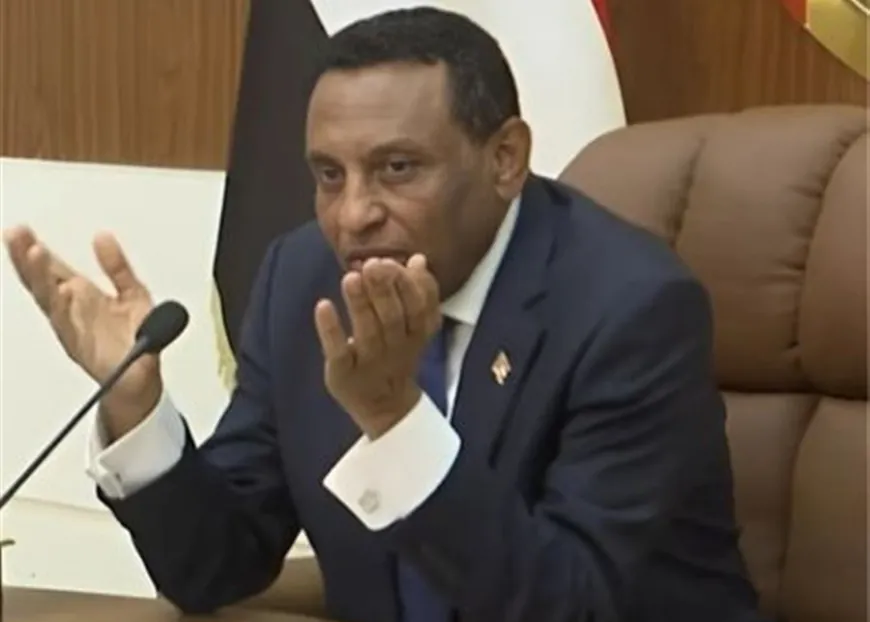 رئيس الوزراء السوداني يعلن حل الحكومة