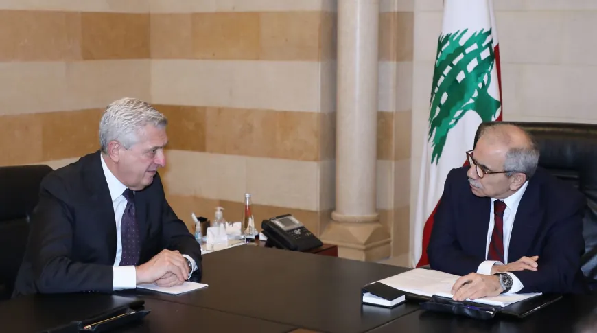 المفوض السامي للأمم المتحدة لشؤون اللاجئين في السراي الحكومي :