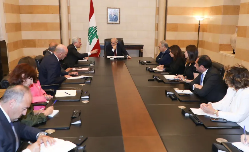المفوض السامي للأمم المتحدة لشؤون اللاجئين في السراي الحكومي :