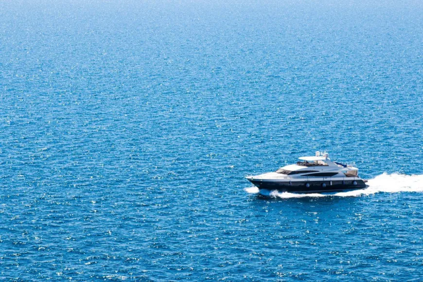 القناة 12 الاســـرائيلية: سفينة إســـرائيلية من قبرص جنحت قبالة لبنان وتم إنقاذها من قبل البحرية