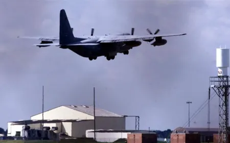 توجيه الإتهام لأربعة نشطاء داعمين للفلسطينيين في اقتحام قاعدة بريطانية أخبار