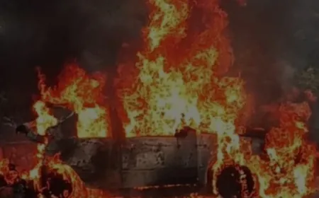 احتراق سيارة على اوتوستراد الغازية - الزهراني بسبب ماس كهرباء