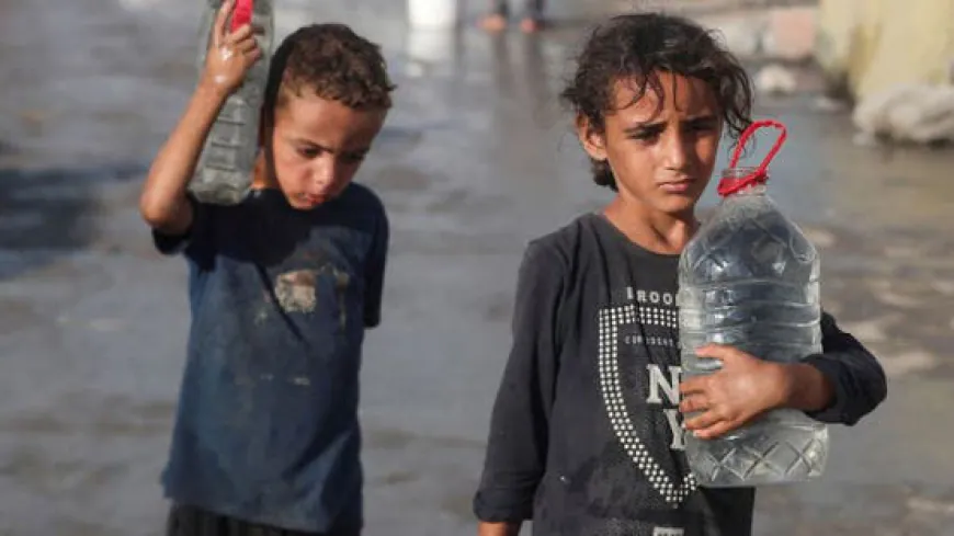 شح المياه يفاقم الوضع بغزة.. من لم يمت جوعاً أو قصفاً ينتظره العطش