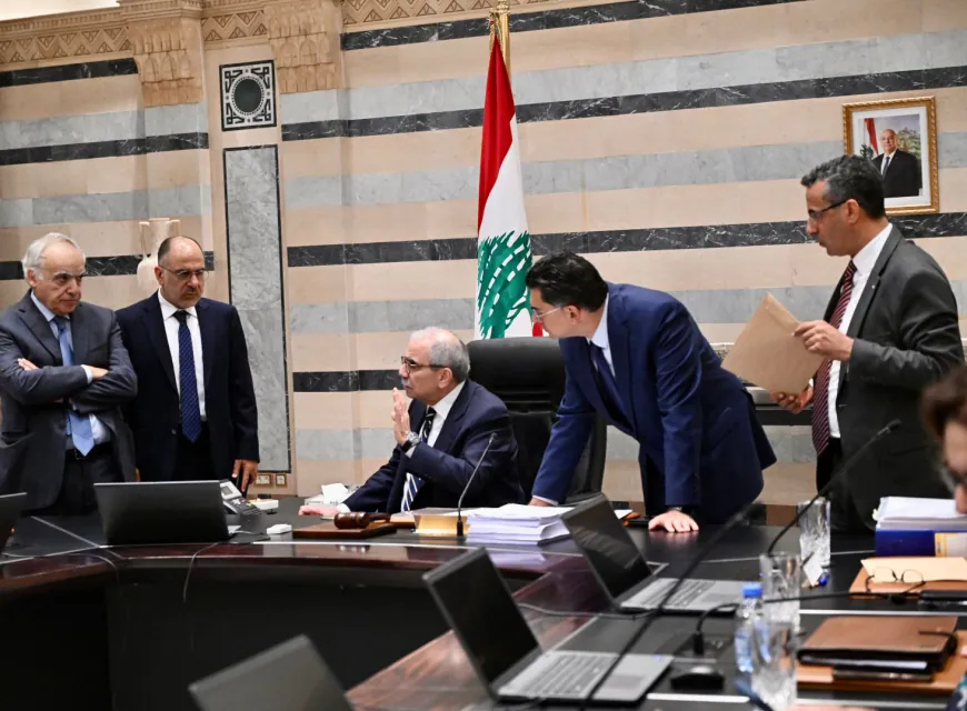 جلسة لمجلس الوزراء في السرايا... الوقوف دقيقة صمت عن أرواح شهداء بنت جبيل