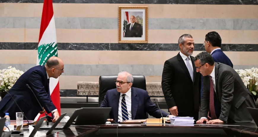 جلسة لمجلس الوزراء في السرايا... الوقوف دقيقة صمت عن أرواح شهداء بنت جبيل