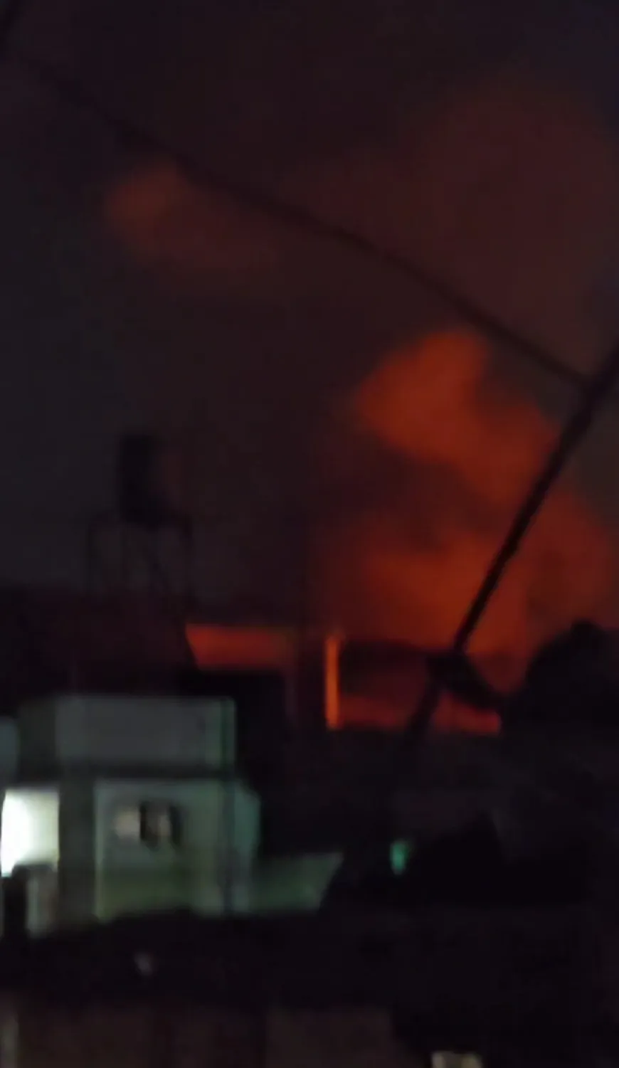 الصواريخ تهزّ محيط المخيم… والاستهداف يتجاوز الحدود!