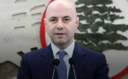 دعا النائب غسان حاصباني "الكتل النيابية التي قاطعت الجلسات السابقة والنواب المستقلين للقيام بما يمليه عليهم ضميرهم، لأن ما يحصل هو تجاهل للدستور والنظام الداخلي للمجلس الذي يختصره رئيسه بقراره".