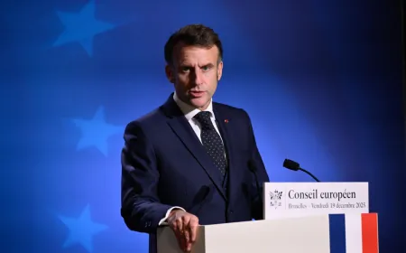 في عطلة الميلاد... ماكرون في الإمارات! يصل ماكرون إلى أبو ظبي صباح الأحد برفقة وزيرة الجيوش كاترين فوتران، ويلتقي عددا من المسؤولين، بحسب الرئاسة الفرنسية