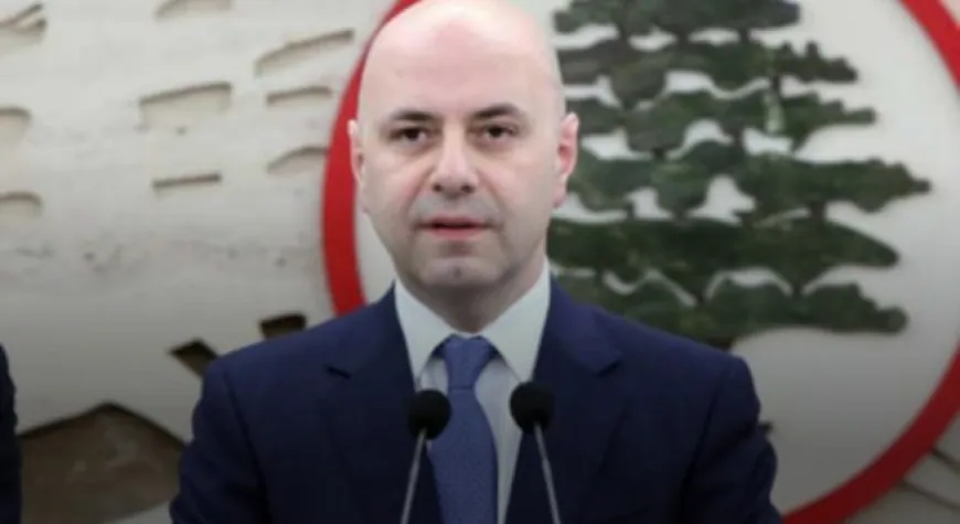 دعا النائب غسان حاصباني "الكتل النيابية التي قاطعت الجلسات السابقة والنواب المستقلين للقيام بما يمليه عليهم ضميرهم، لأن ما يحصل هو تجاهل للدستور والنظام الداخلي للمجلس الذي يختصره رئيسه بقراره".