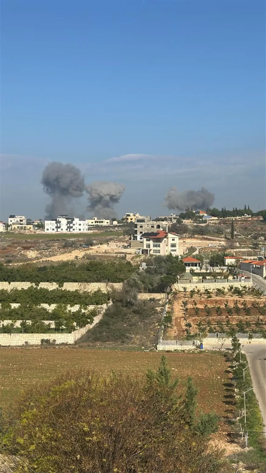 *غارات من الطيران الحربي تستهدف منطقة تبنا والنميرية*