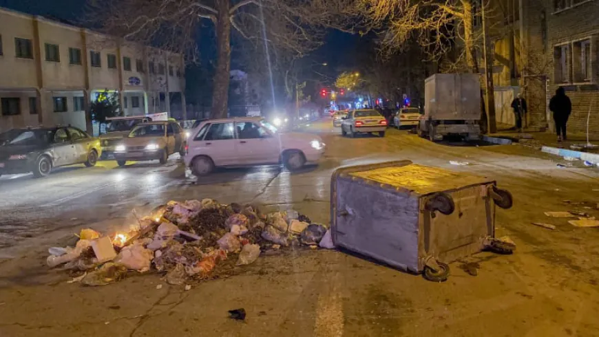 مسؤول إيراني يتوعد المتظاهرين "المخربين" بالإعدام.. وسط انقطاع شبه كامل للإنترنت