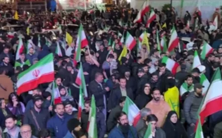 الرئيس المهـرج ترامب يوافق على شروط إيران المسربة لمدة أسبوعين: من تهديد "إبادة حضارتهم" إلى "العصر الذهبي" الموعود؟