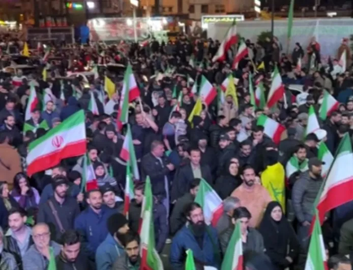 الرئيس المهـرج ترامب يوافق على شروط إيران المسربة لمدة أسبوعين: من تهديد "إبادة حضارتهم" إلى "العصر الذهبي" الموعود؟