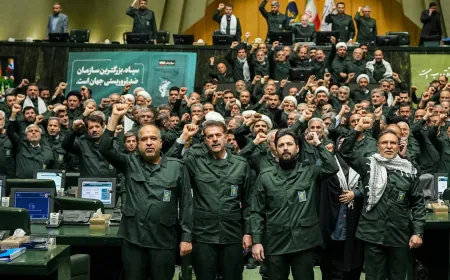 إيران لا تنقسم… إيران تُدير التناقض كسلاح”