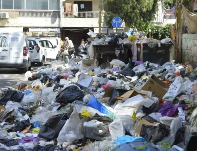 ضريبة النفايات أم ضريبة فشل الدولة؟ حين تتحول خزينة لبنان إلى جيب المواطن