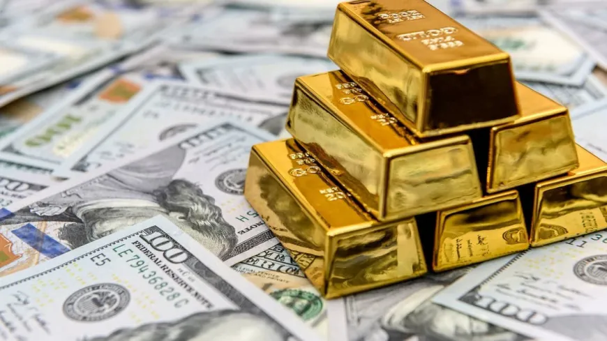 الذهب يرتفع مع تراجع الدولار... كم بلغ سعر الأونصة؟