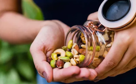 من الذاكرة إلى القلب.. كيف تدعم المكسرات صحتك؟