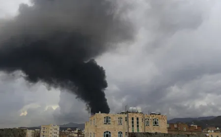 فيديو قديم ينتشر بادعاءات كاذبة عن غارات على صنعاء