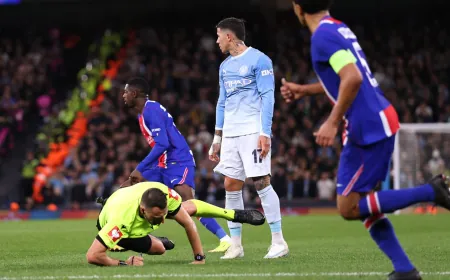 لاعب سيتي يدفع حكم المباراة أرضًا في موقعة مثيرة للجدل