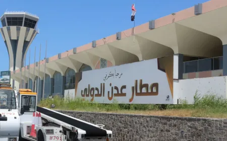 مطار عدن.. طائرة برحلة إلى مصر تنجو من صواريخ الحوثي بأمتار لحظة الهجوم