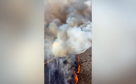 حريق ضخم يجبر آلاف السكان على مغادرة منازلهم في جنوب كاليفورنيا