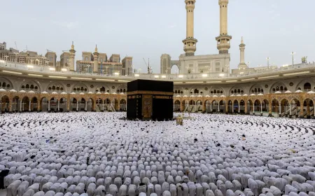 "استفزاز لمشاعر المسلمين"..علاء مبارك يعلق على هجمات الحوثي على مكة والمدينة المنورة