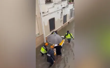 شاهد.. فيضانات مميتة تضرب شرق إسبانيا
