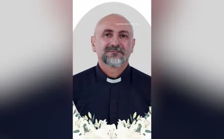 كاهن يلقى حتفه إثر سقوط صليب عليه خلال قداس مباشر