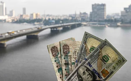 مصر.. الجنيه يواجه ضغوطاً وسط التوترات الإقليمية وتقلبات تدفقات الاستثمار الأجنبي.. ما تعليق الخبراء؟