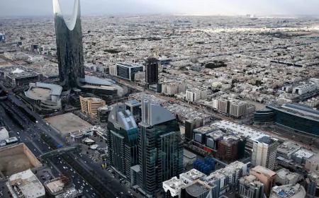 الحوثيون: استهدفنا مقر وزارة الدفاع السعودية.. و"التحالف": اعترضنا 4 مسيّرات