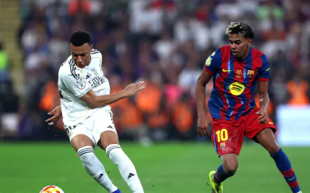 برشلونة وريال مدريد.. قمة الكلاسيكو في الجولة العاشرة