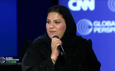 مسؤول قطري يشيد بموهبة الفنانة دانة المير ويتوقع مستقبلاً عالمياً لها