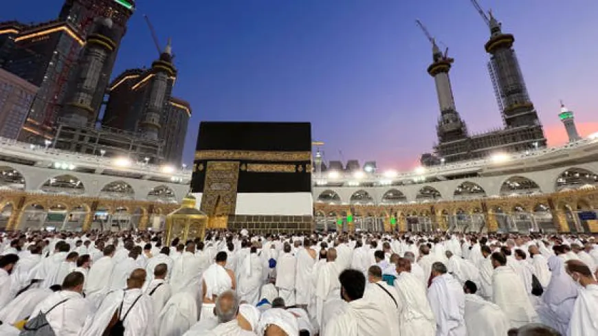 الرسائل الصاروخية الضالة نحو القبلة: انتحار جيوسياسي يستنفر 'عقيدة الردع' لدى سُنة لبنان"