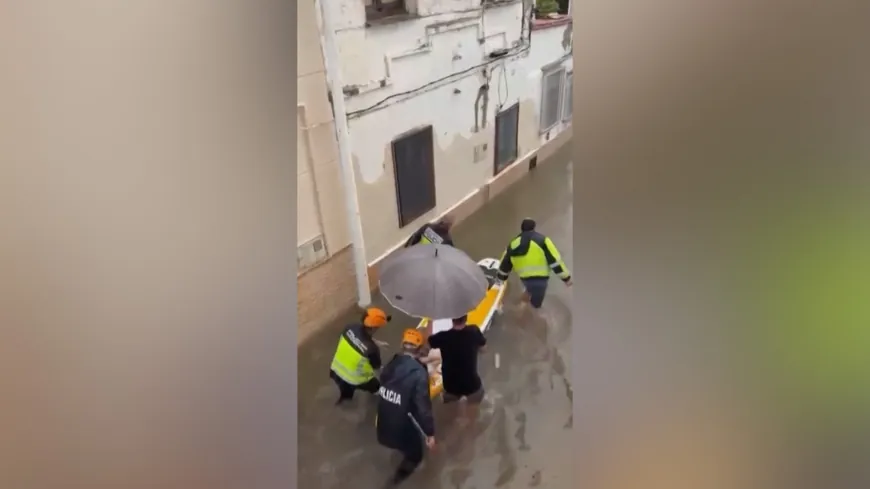 فيضانات عارمة تضرب شرق إسبانيا وتخلف قتلى وآلاف النازحين
