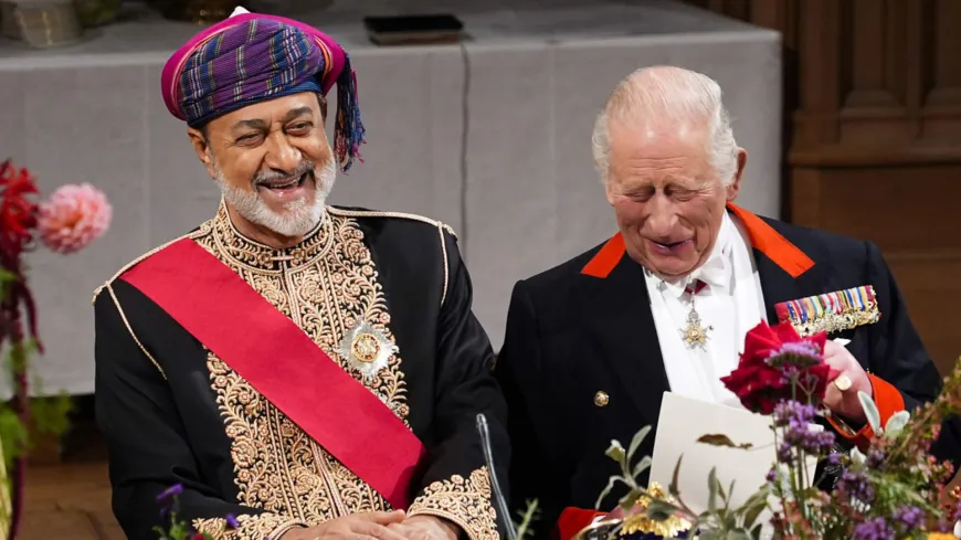 الملك تشارلز يتلو شعراً عربياً كلاسيكياً في استقبال سلطان عمان