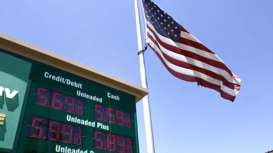 أسعار الوقود تتصدر الأولويات السياسية في أمريكا وسط غضب الناخبين