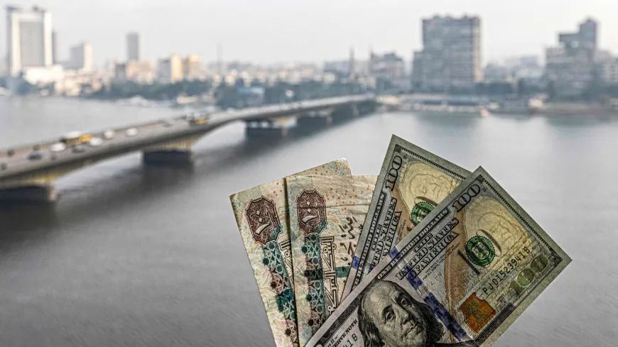 الجنيه المصري تحت الضغط.. تصادم بين التوترات الإقليمية وتراجع الاستثمارات