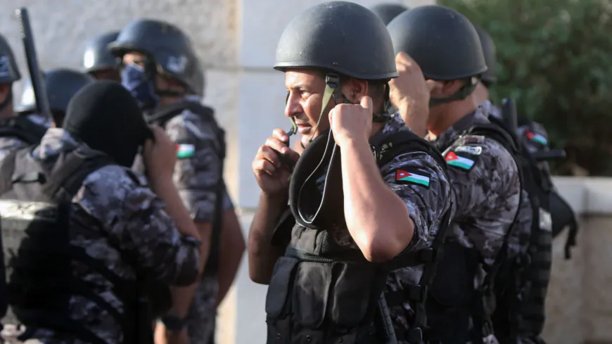 مقتل 6 أشخاص وإصابة 28 في حادثة إطلاق نار بكنيسة الكرك الأردنية