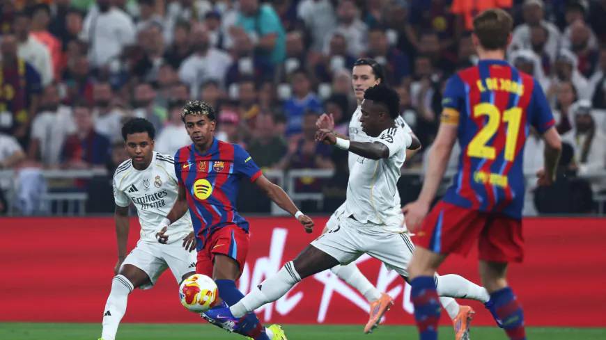 الكلاسيكو يجمع 7 مرشحين للكرة الذهبية قبل إعلان الفائز بيوم