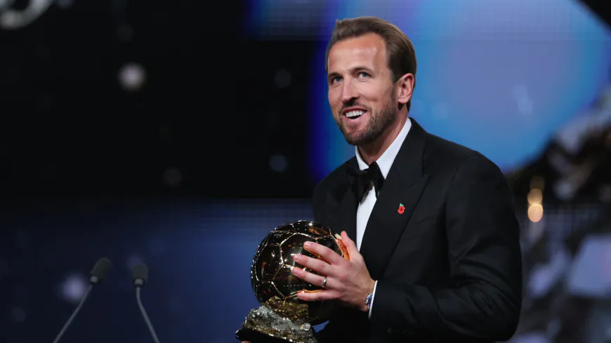 هاري كين يتوج نفسه بجائزة الكرة الذهبية لعام 2026