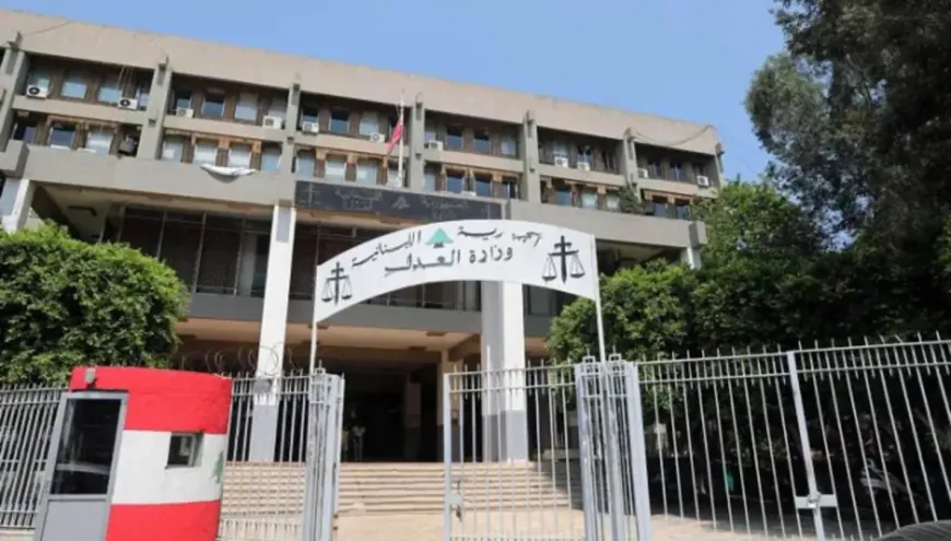 القضاة يتحملون نفقات النظافة والخدمات الصحية في أروقة المحاكم